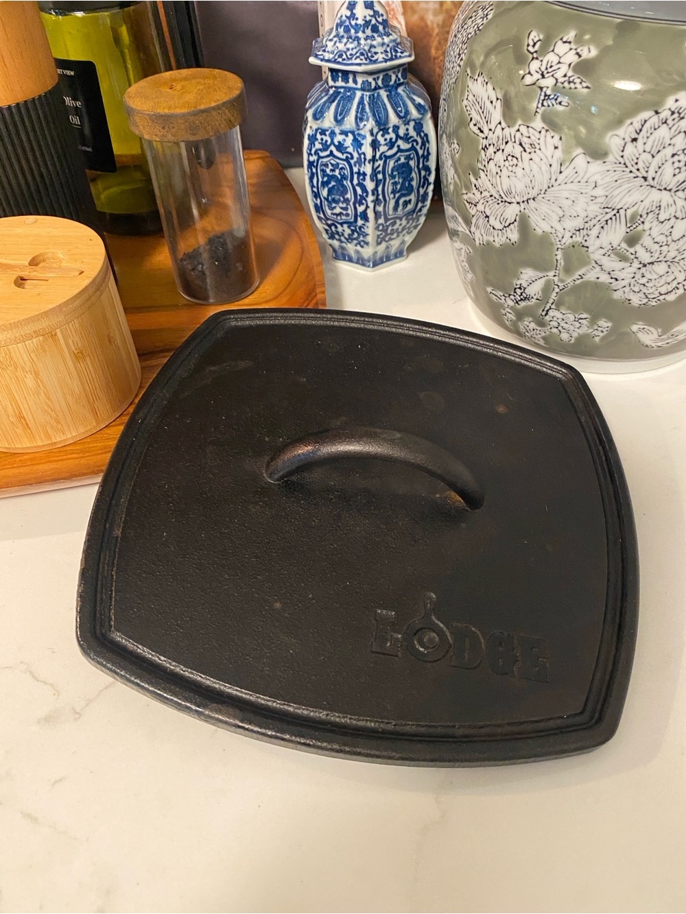 LODGE Flat Cast Iron Grill Stovetop Camping Burgers Sandwich Panini Press Square